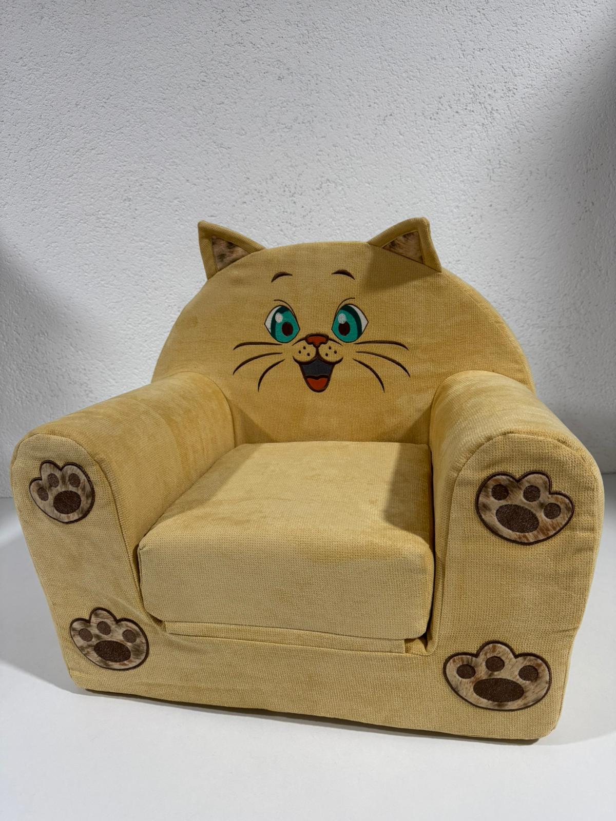 djecja-fotelja-na-razvlacenje-macka